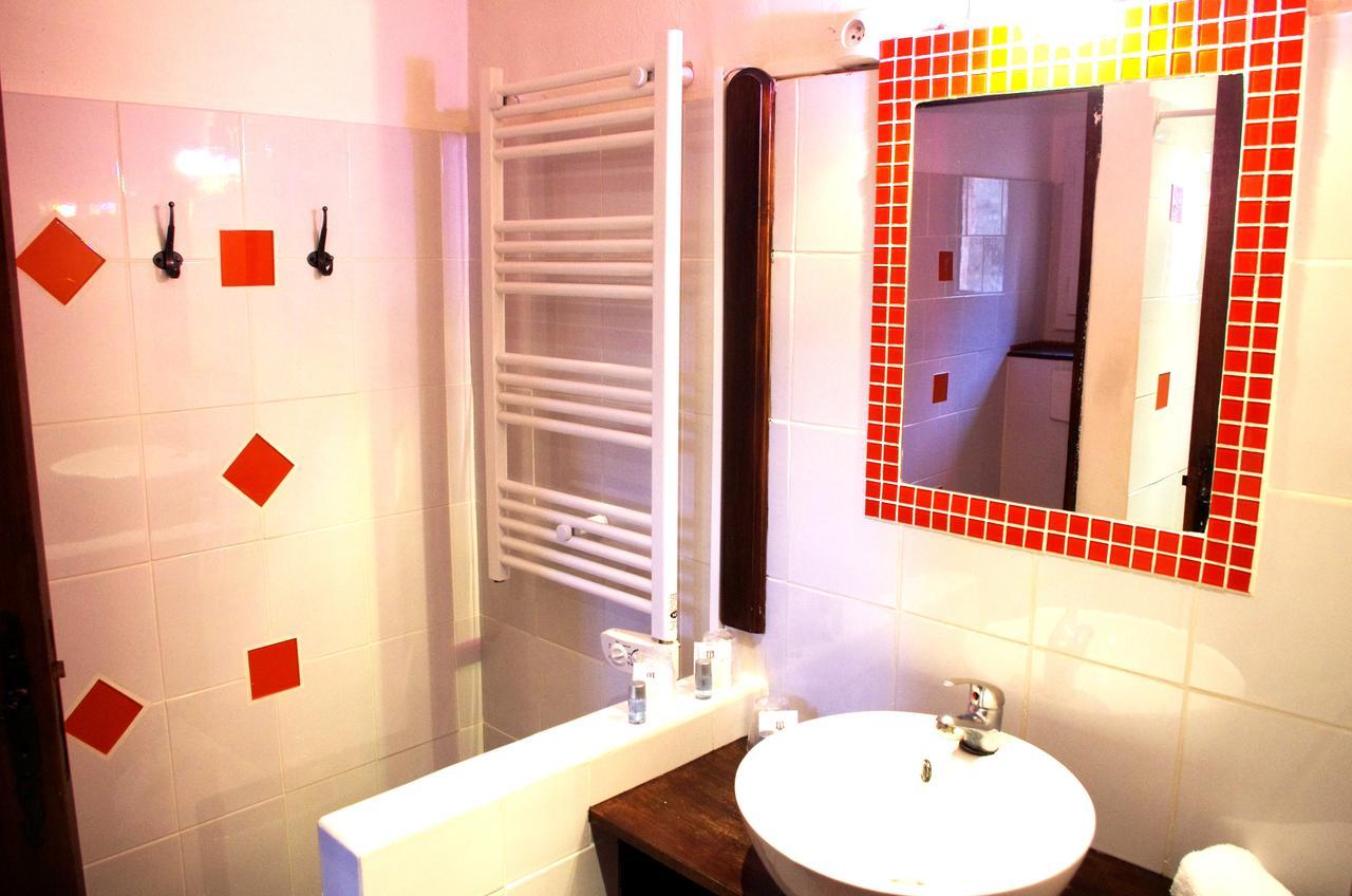 Lou Cigaloun Hotel Saint-Antonin-du-Var Bagian luar foto