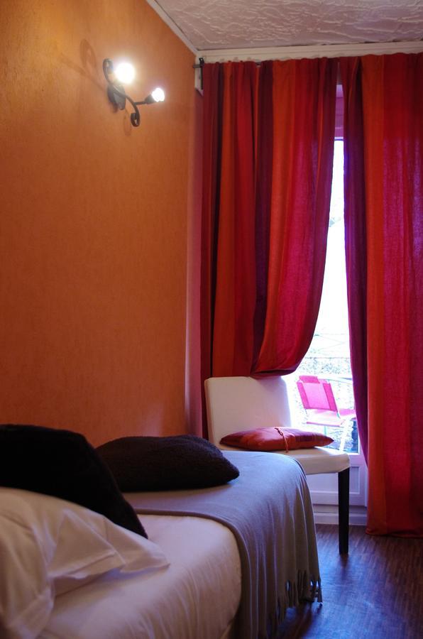 Lou Cigaloun Hotel Saint-Antonin-du-Var Bagian luar foto