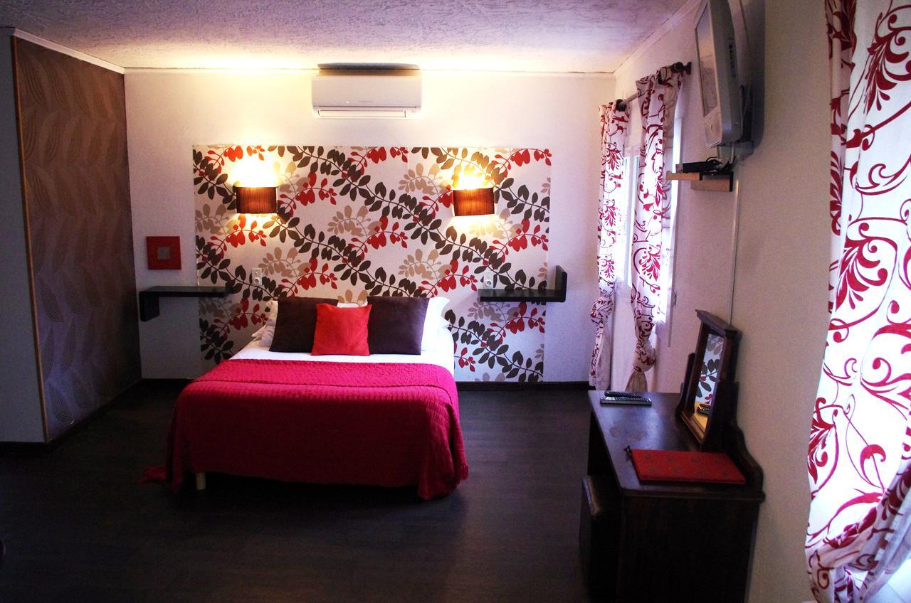 Lou Cigaloun Hotel Saint-Antonin-du-Var Bagian luar foto