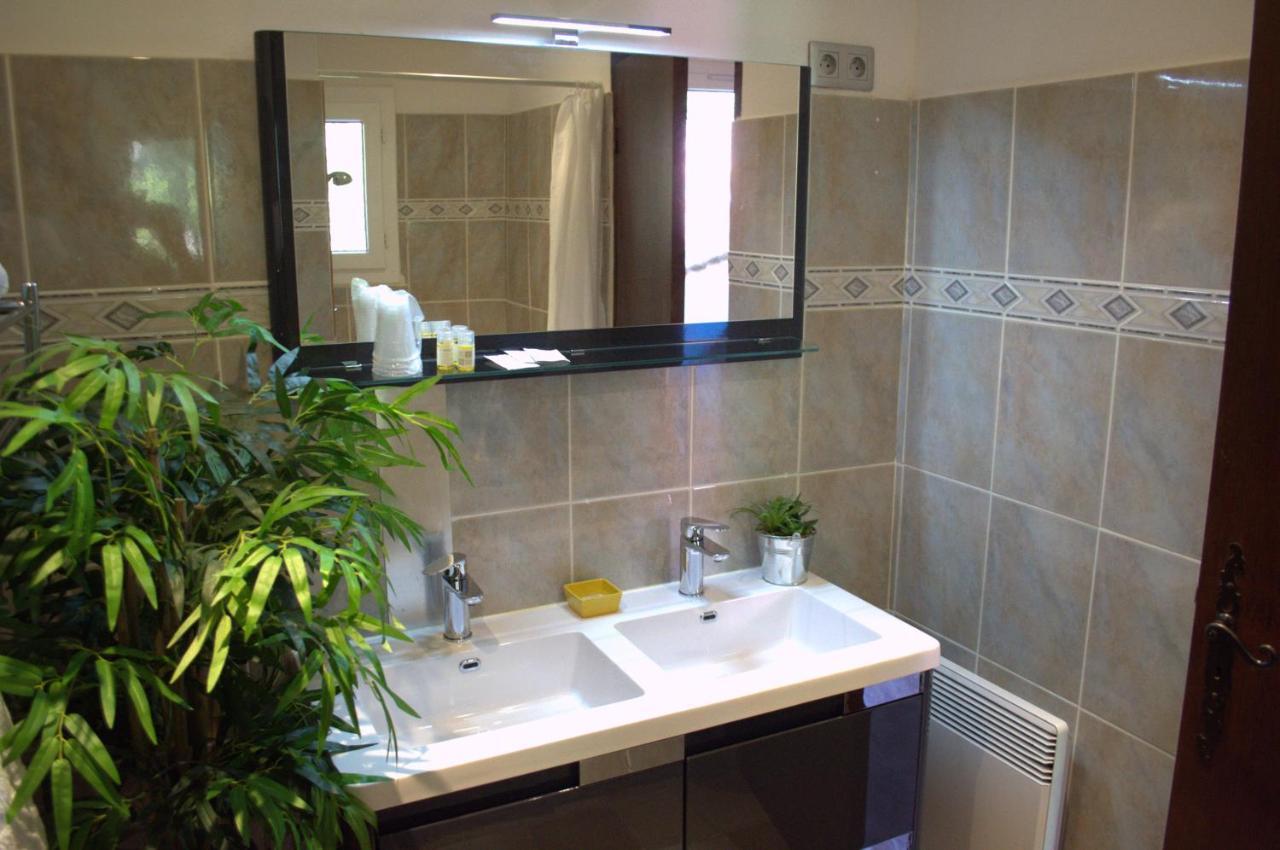 Lou Cigaloun Hotel Saint-Antonin-du-Var Bagian luar foto
